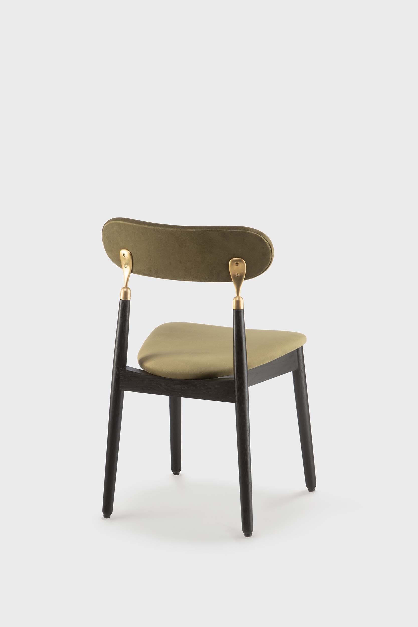 7.1 Oak Dining Chair in Black